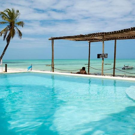 גאמביאני Red Monkey Beach Lodge מראה חיצוני תמונה