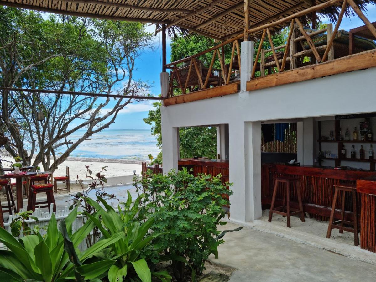 גאמביאני Red Monkey Beach Lodge מראה חיצוני תמונה