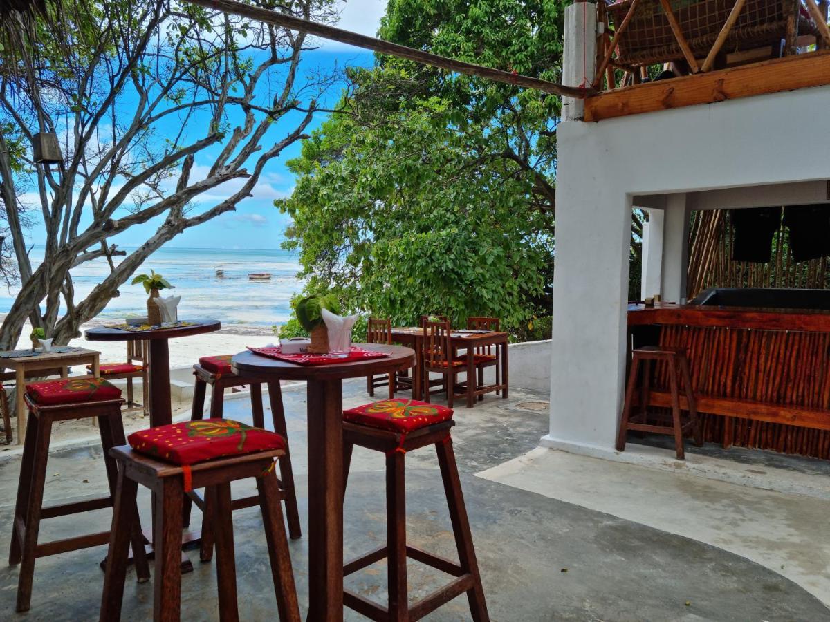 גאמביאני Red Monkey Beach Lodge מראה חיצוני תמונה