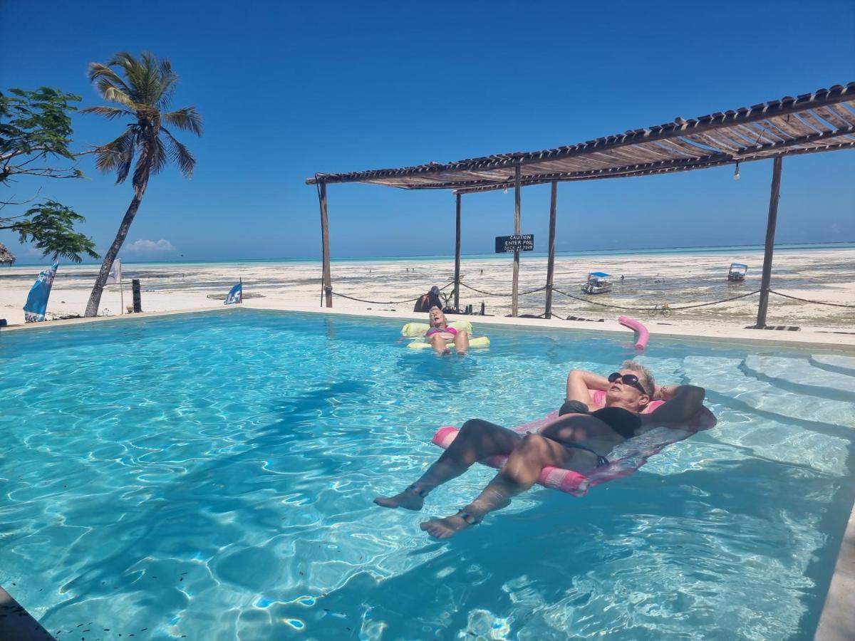 גאמביאני Red Monkey Beach Lodge מראה חיצוני תמונה