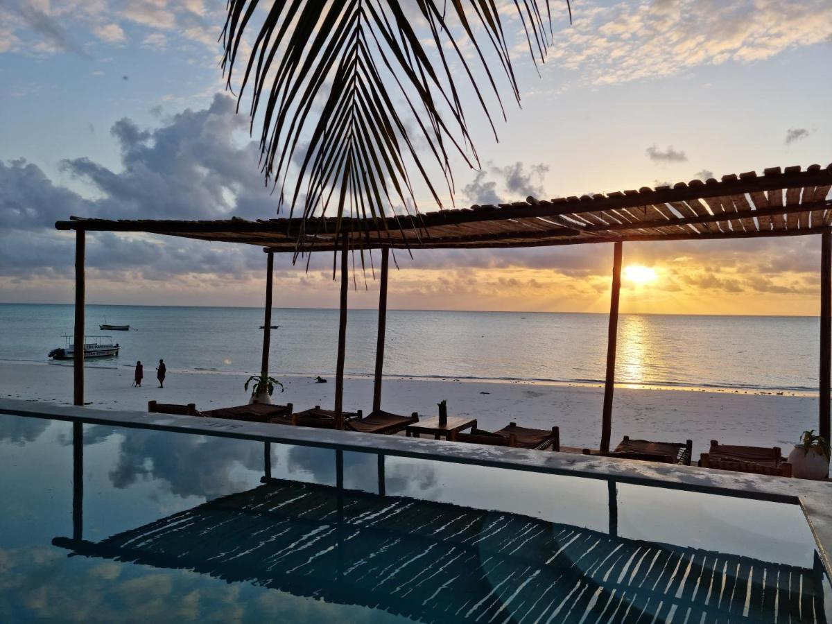 גאמביאני Red Monkey Beach Lodge מראה חיצוני תמונה
