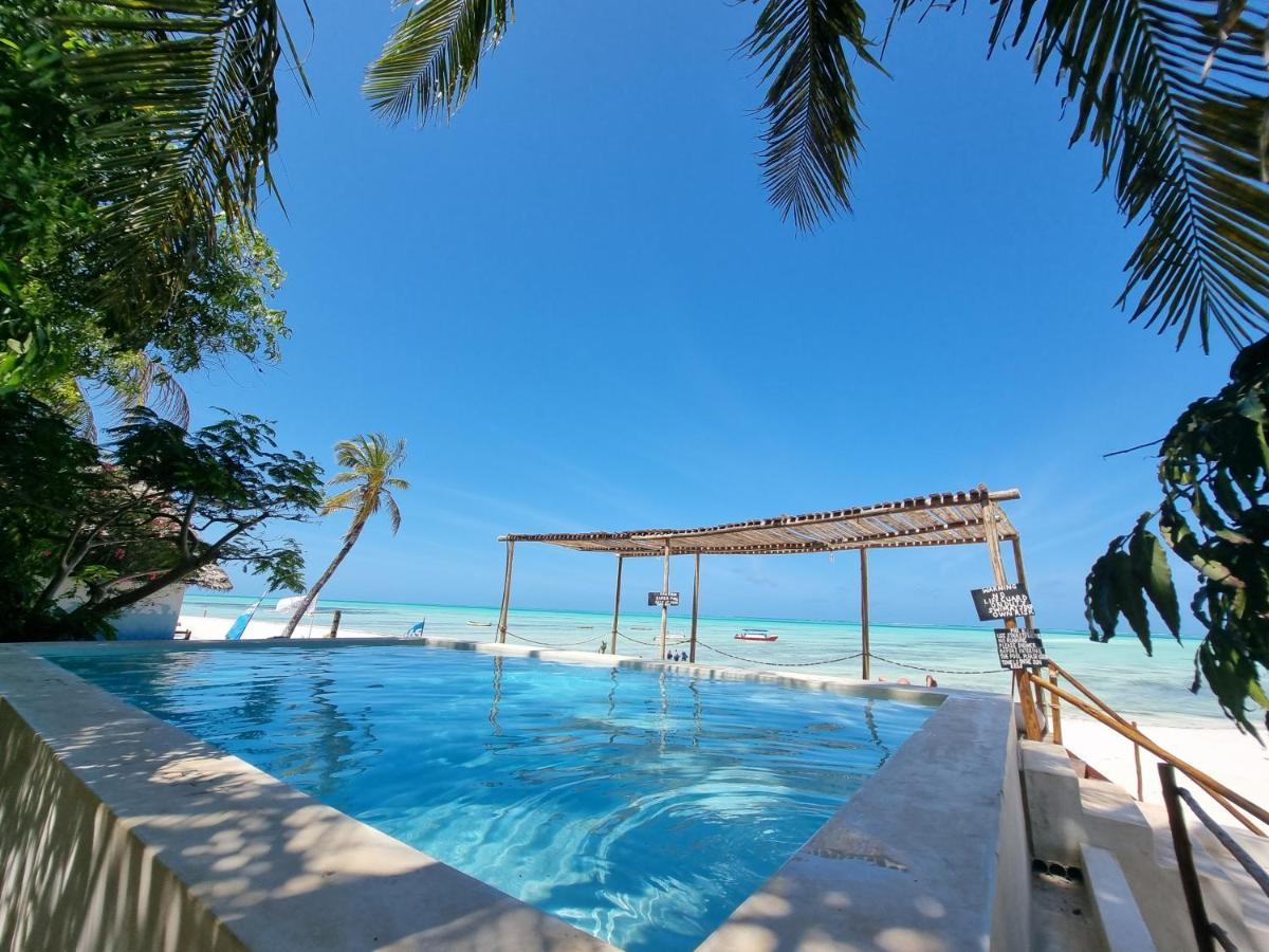 גאמביאני Red Monkey Beach Lodge מראה חיצוני תמונה