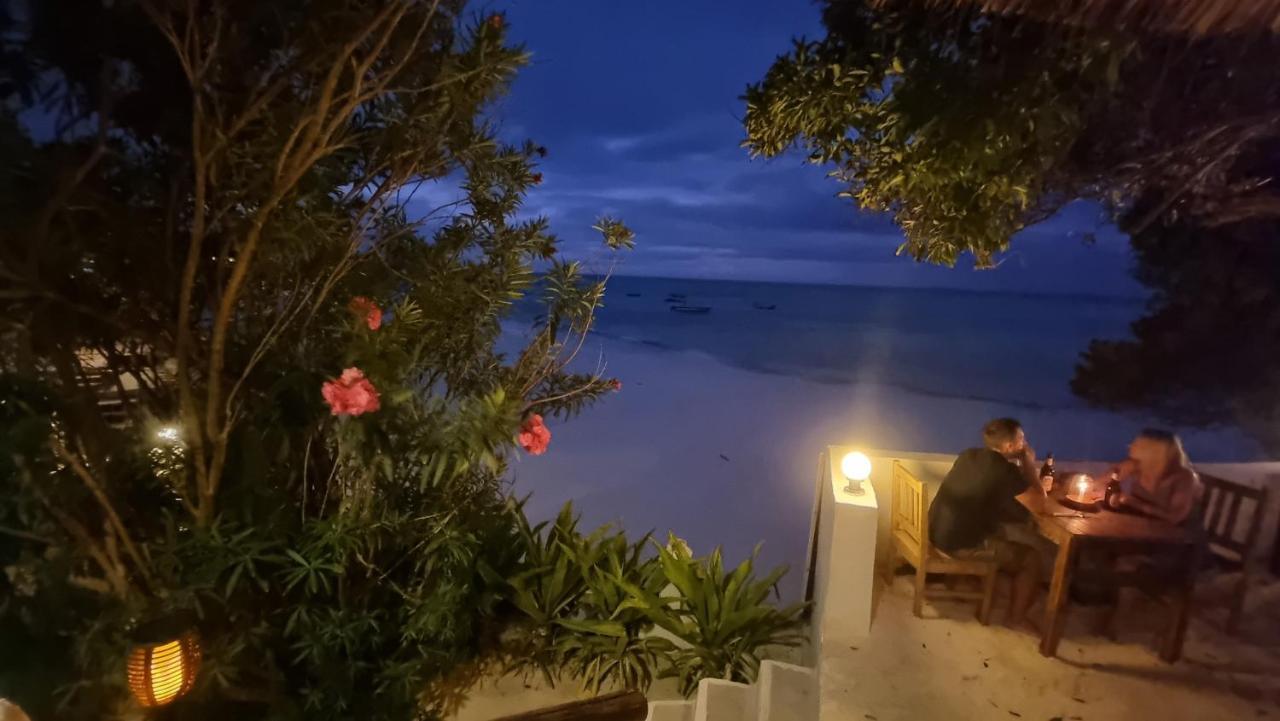 גאמביאני Red Monkey Beach Lodge מראה חיצוני תמונה