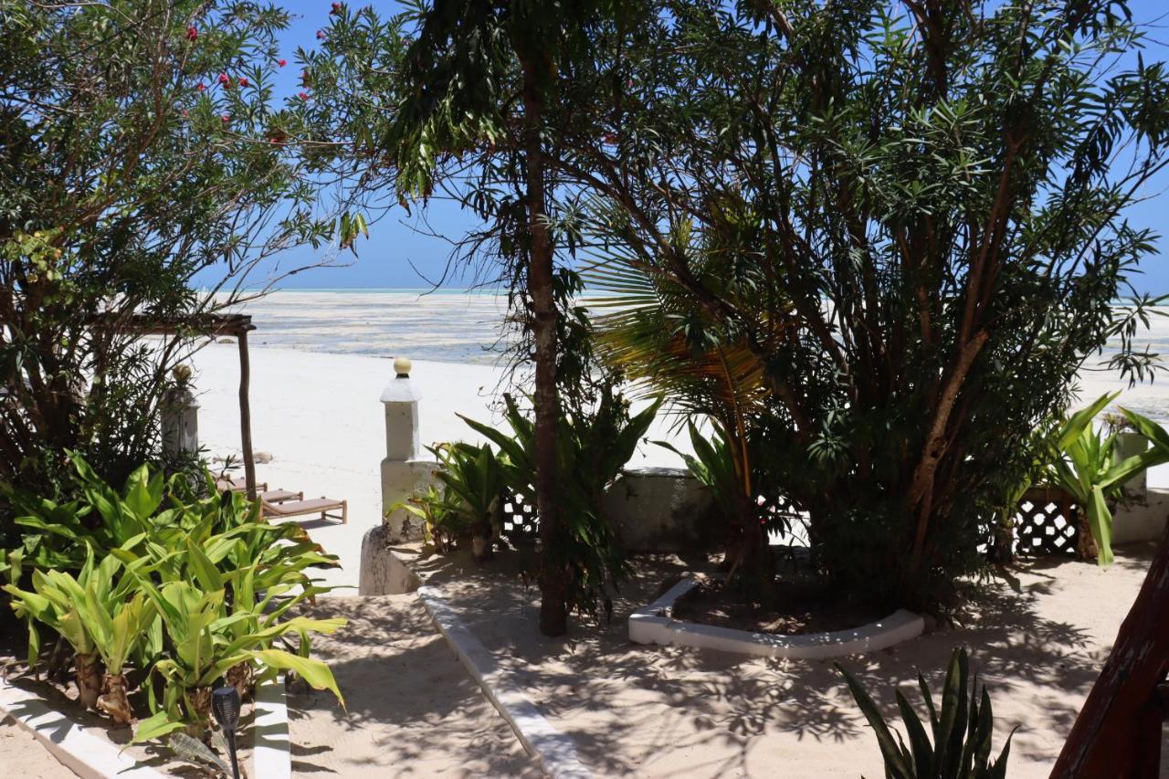 גאמביאני Red Monkey Beach Lodge מראה חיצוני תמונה