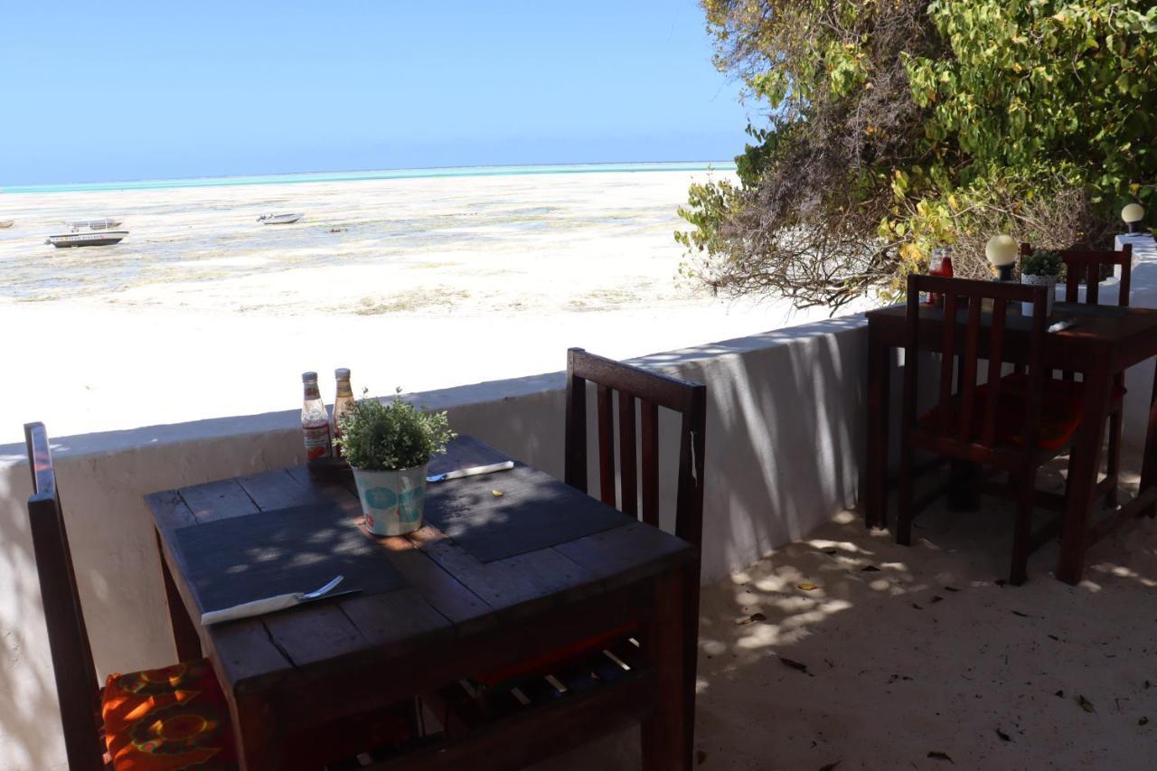 גאמביאני Red Monkey Beach Lodge מראה חיצוני תמונה