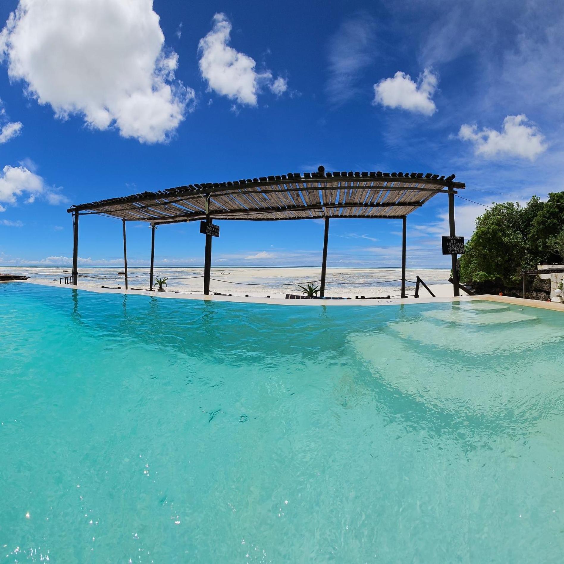 גאמביאני Red Monkey Beach Lodge מראה חיצוני תמונה