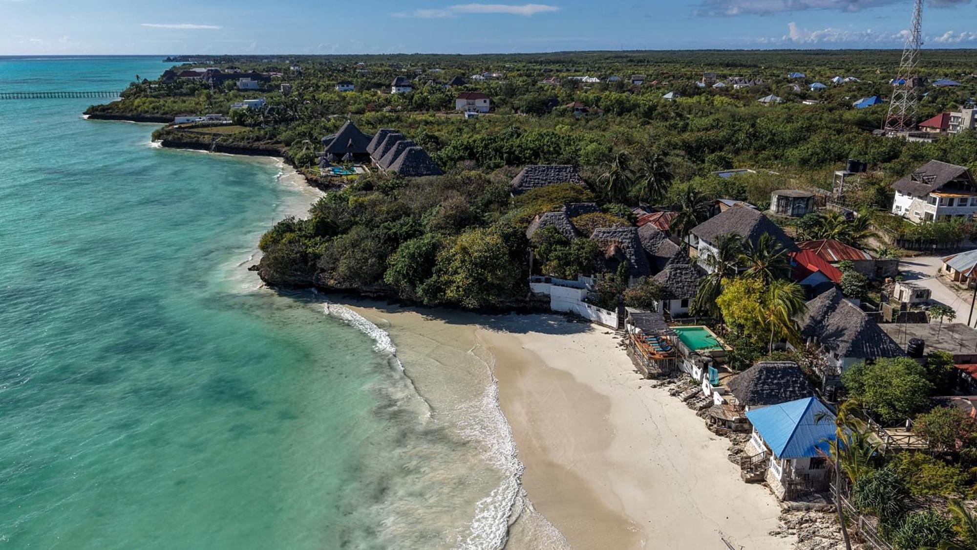 גאמביאני Red Monkey Beach Lodge מראה חיצוני תמונה