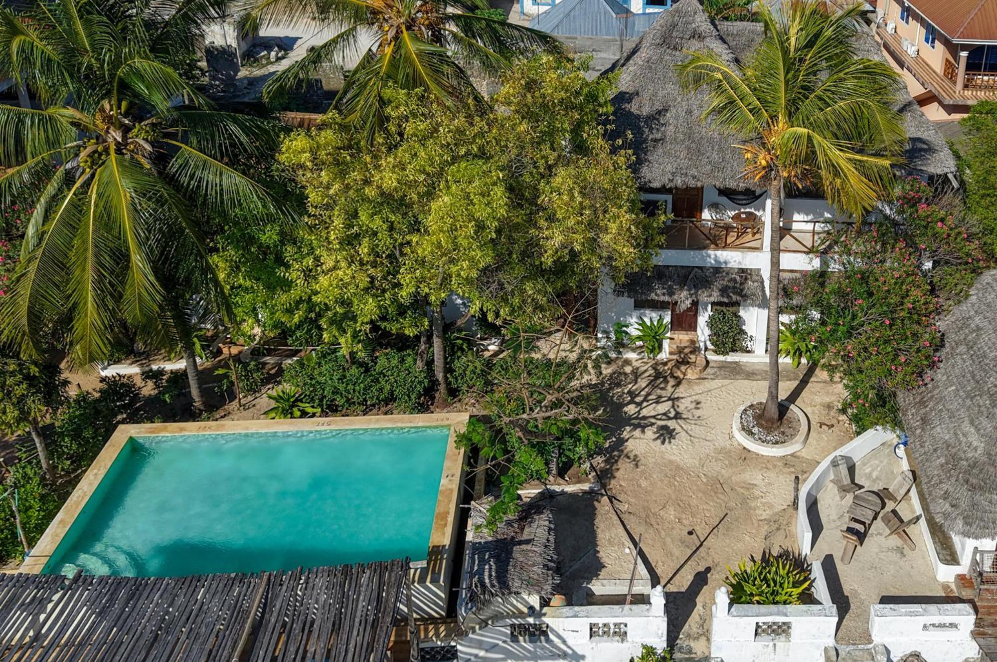 גאמביאני Red Monkey Beach Lodge מראה חיצוני תמונה