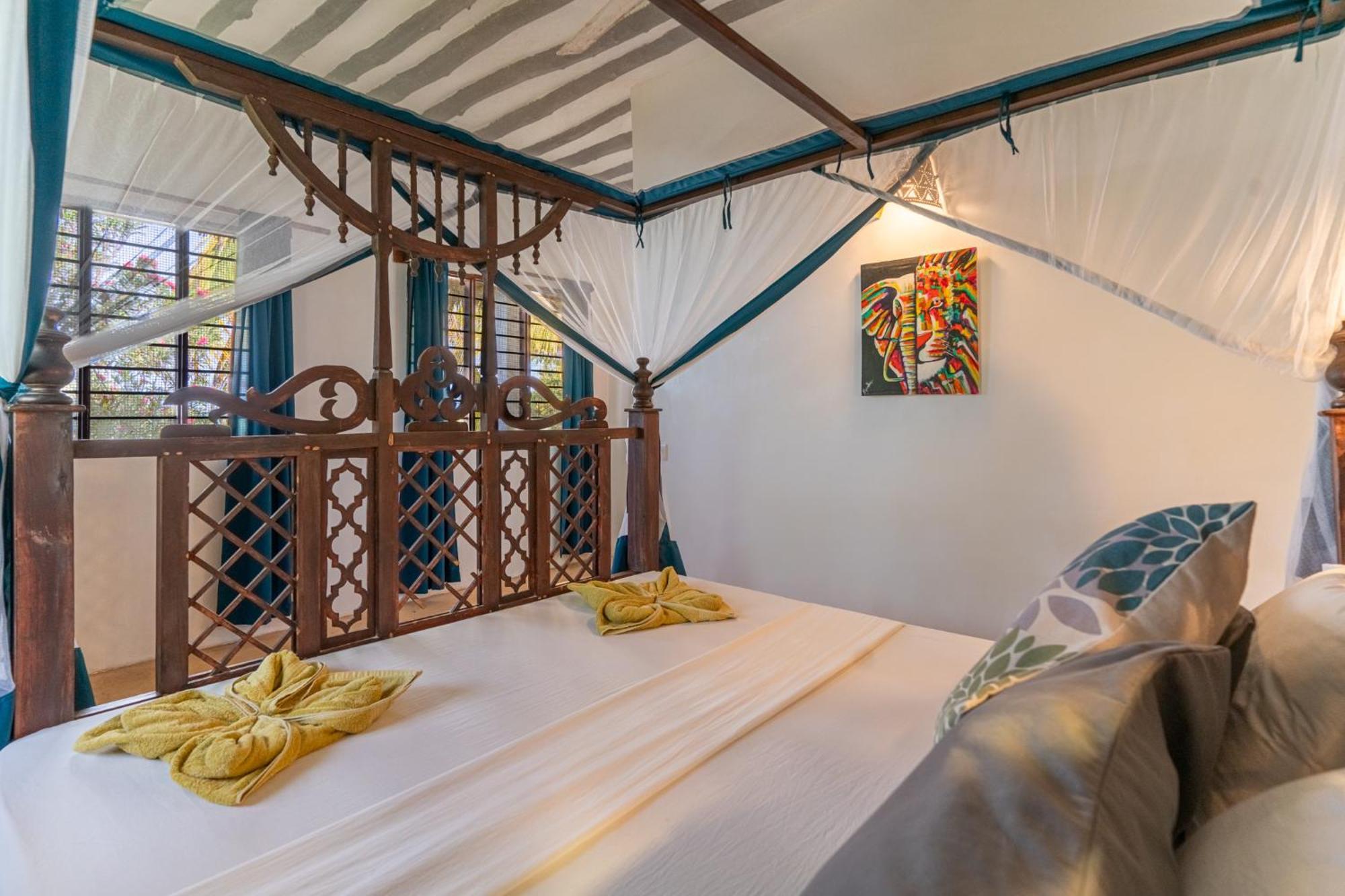 גאמביאני Red Monkey Beach Lodge מראה חיצוני תמונה